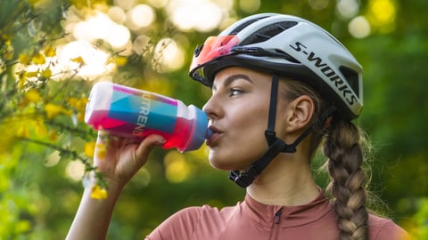 Příznaky dehydratace u sportovců: 8 signálů, které nepodcenit