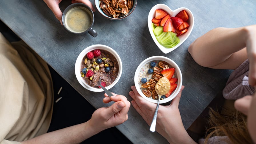 Jak przygotować śniadanie, by dłużej czuć się sytym?